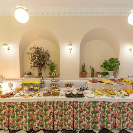 Boutique Elvira Plaza 3* Siviglia