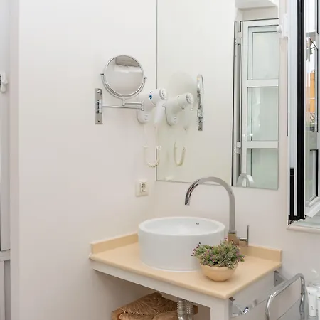 Hotel Boutique Elvira Plaza 3*